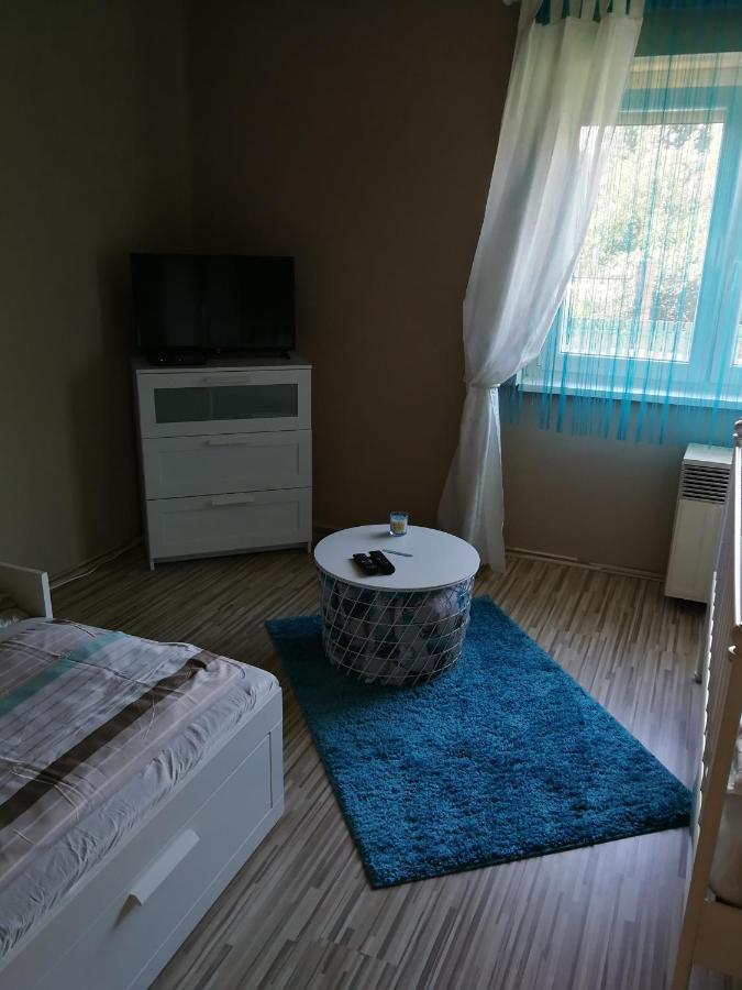 Zso-Ze Apartman Tiszafured Luaran gambar
