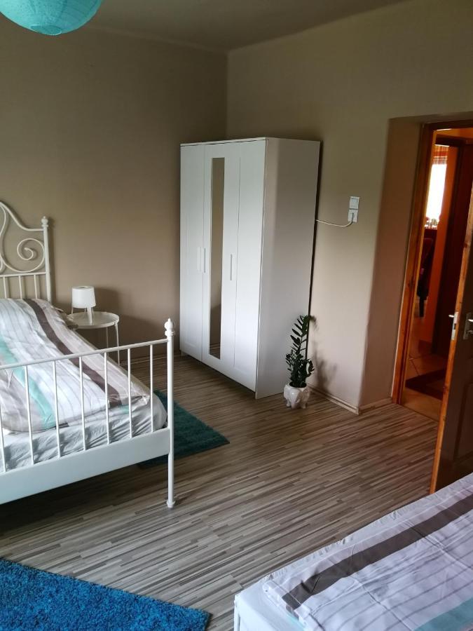 Zso-Ze Apartman Tiszafured Luaran gambar