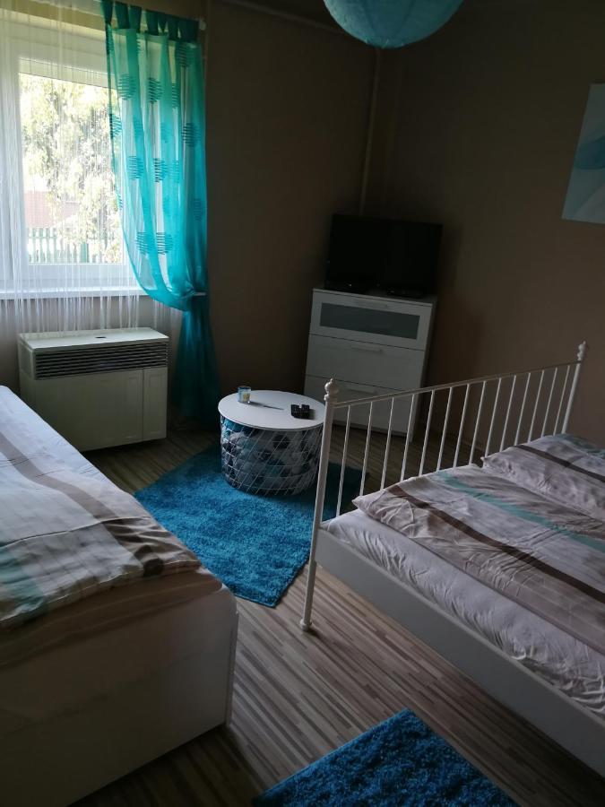 Zso-Ze Apartman Tiszafured Luaran gambar