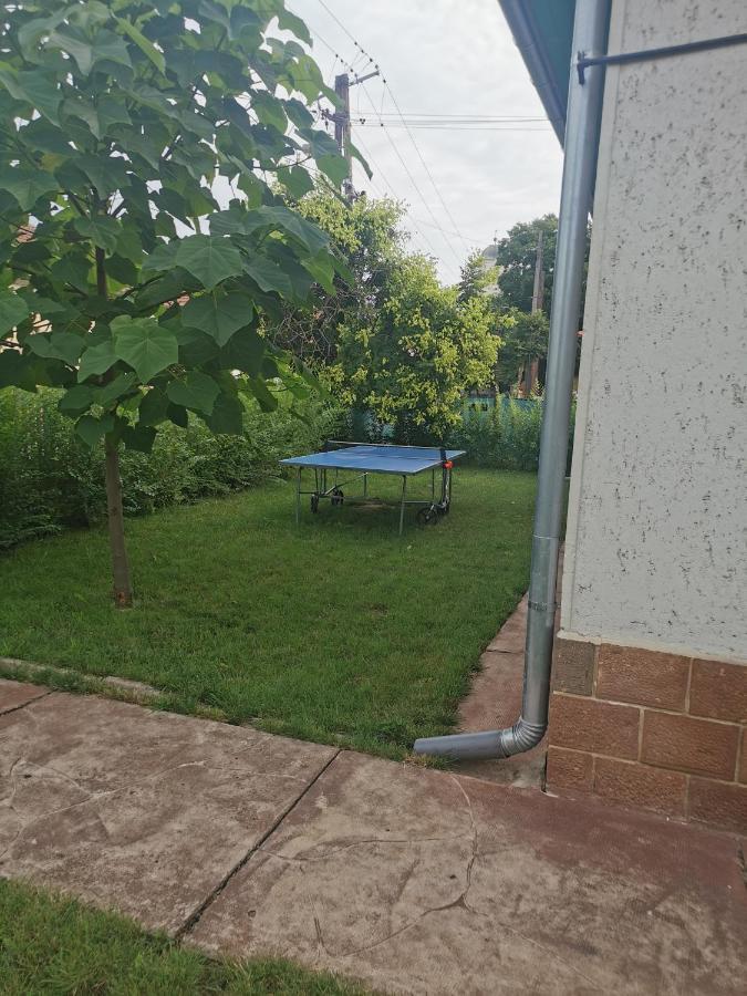 Zso-Ze Apartman Tiszafured Luaran gambar