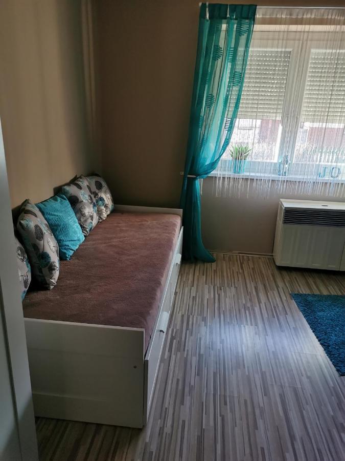 Zso-Ze Apartman Tiszafured Luaran gambar