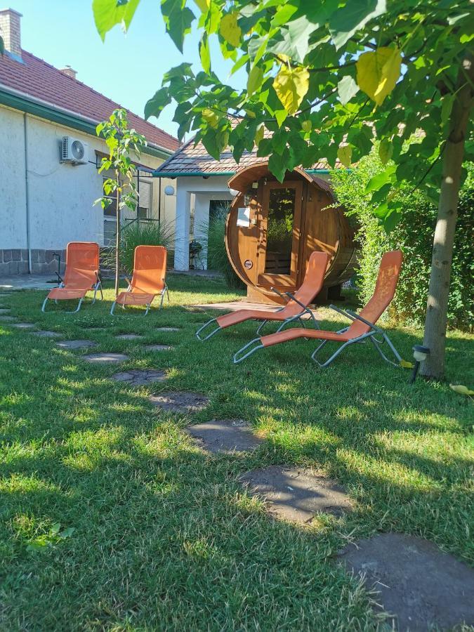 Zso-Ze Apartman Tiszafured Luaran gambar